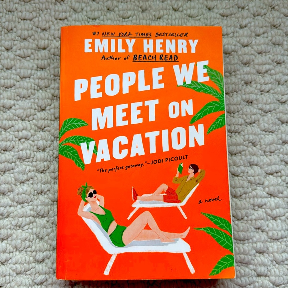 Smoke and let free home. Emily Henry book, People we meet on vacation